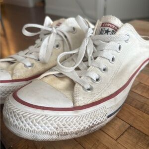 Woman size 8 converse shoes (worn not new)